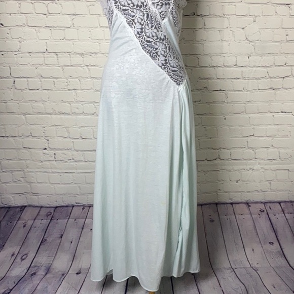 VINTAGE long mint green nightgown - Picture 3 of 10